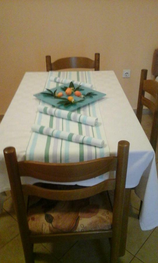 Apartmani Bozic-Omišalj Eksteriør billede